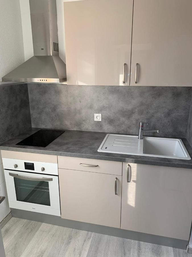 Charmant studio avec climatisation et parking Perpignano Esterno foto