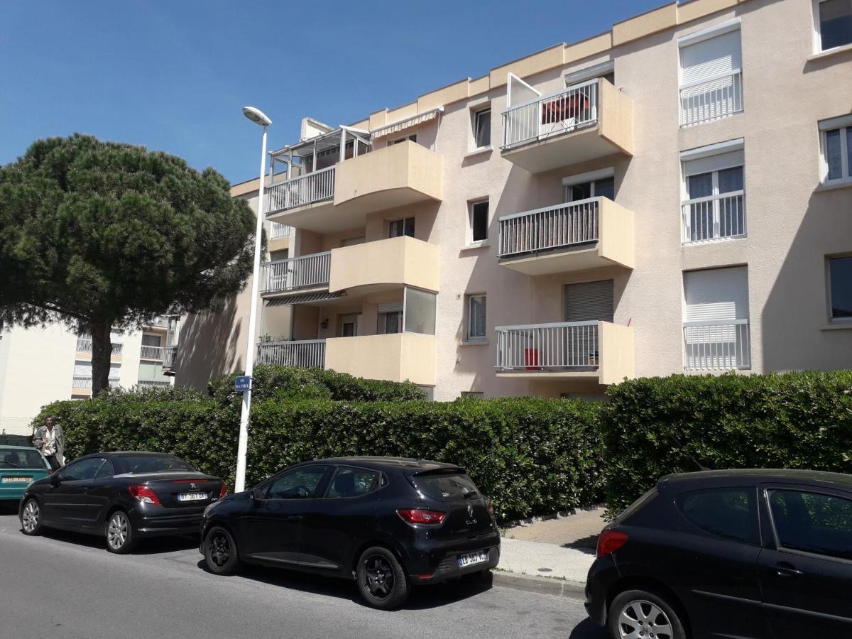 Charmant studio avec climatisation et parking Perpignano Esterno foto